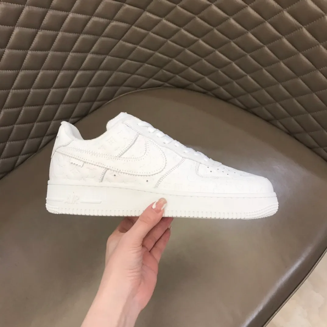 Men's shoes💰p440 "*oui* Vuitto*" x OFF-WHITE x Nike three-party collaboration! Trendy and cool men's casual sports shoes with unrivaled color matching. The design idea basically continues the style of THE TEN. The Swoosh line and tongue label have a very familiar visual effect and are both fashionable and trendy! A must-have for fashionistas! The effect on your feet is absolutely stunning! Size: 38-45